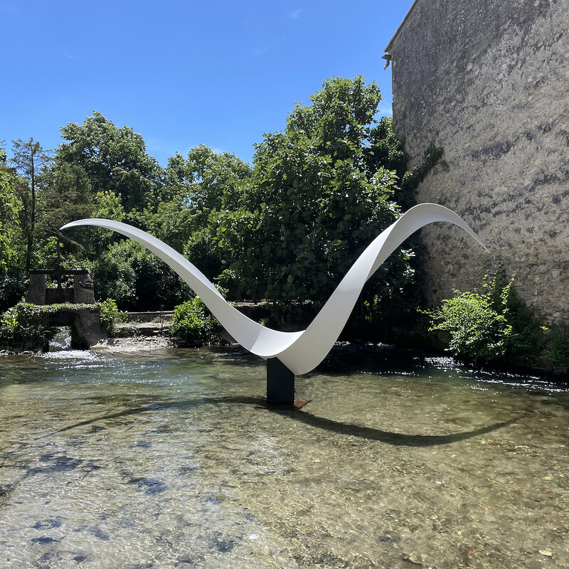 sculpture contemporaine monumentale en aluminium de francis guerrier à vendre a la galerie22